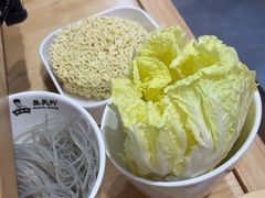 -鲁员外地锅鸡地锅鱼(龙湖江东天街店)