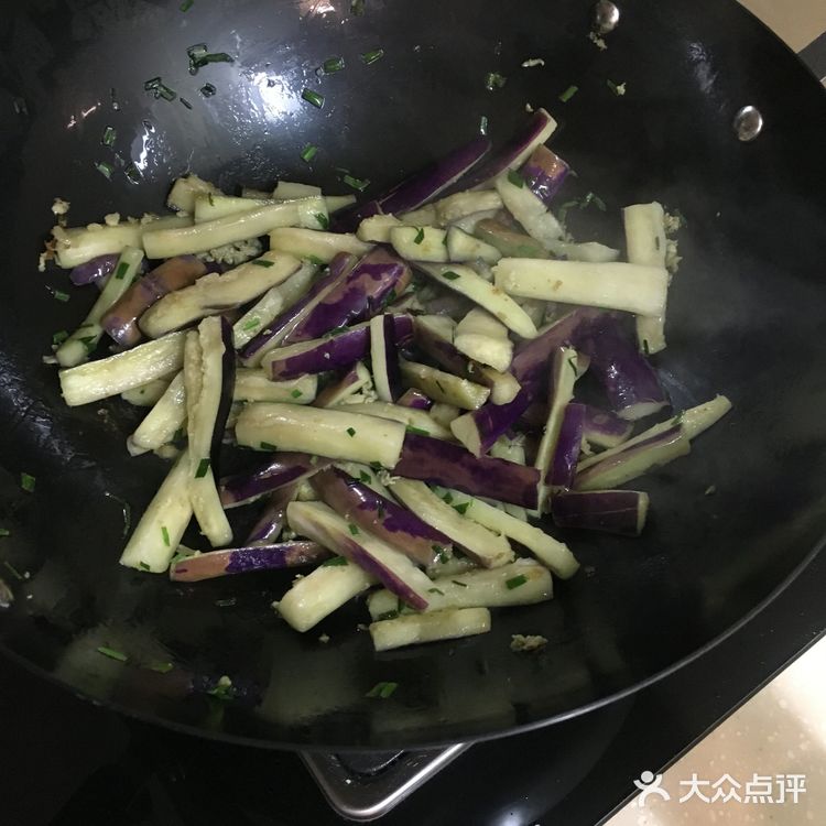 不烧不知道一烧吓一跳，茄子里面竟然有这么多料