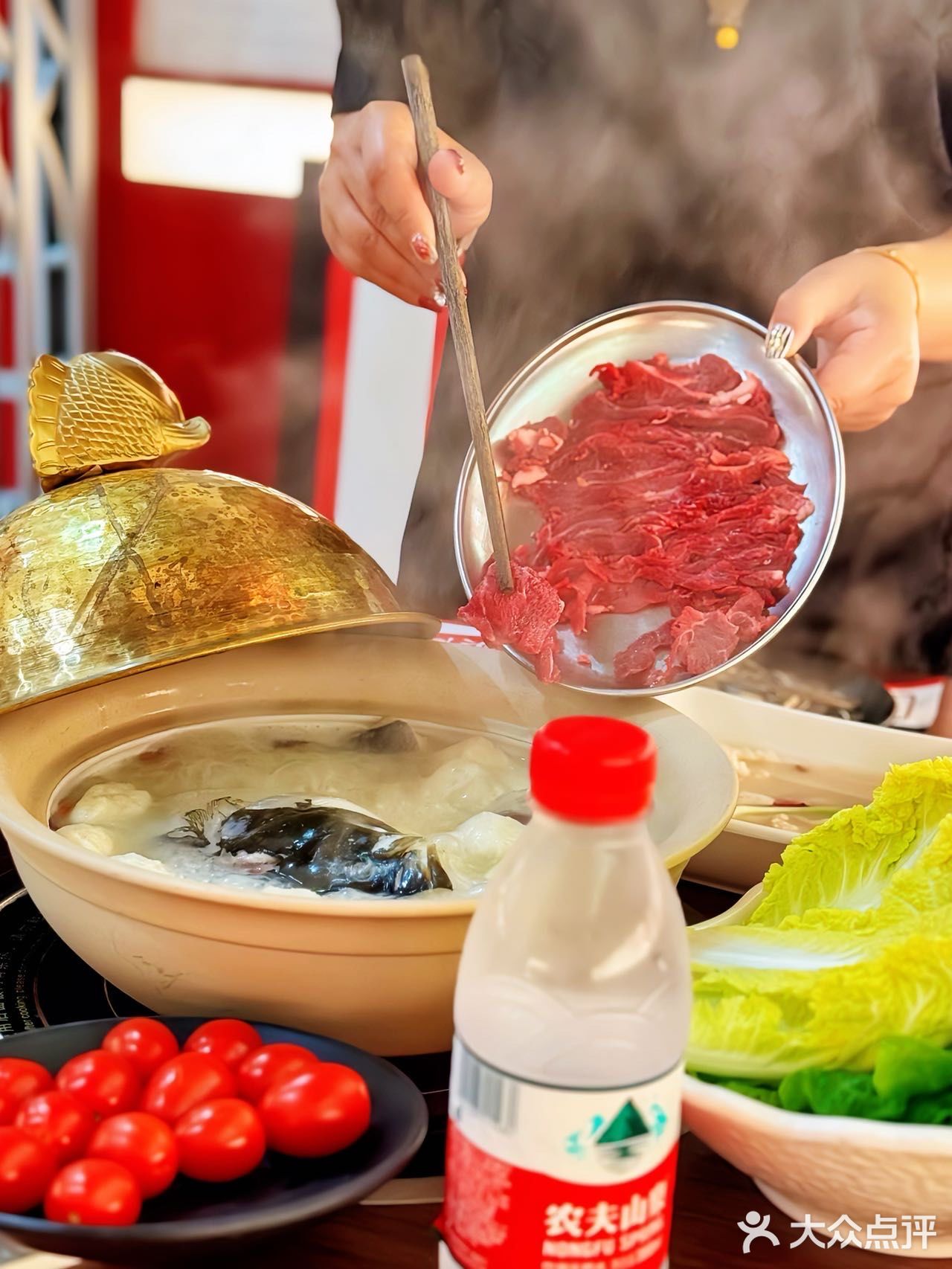  现捞现吃的鲜美活鱼，真是鲜到停不了口 