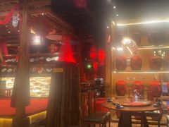 -老滇山寨•云南特色菜•地方菜•民族风情歌舞表演(金碧店)