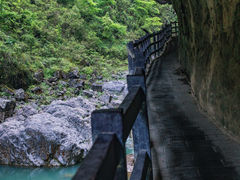 -龙水峡地缝景区