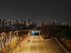 -南京眼步行桥