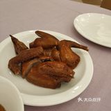 肉质紧实，好吃。叉烧酥我的最爱，外皮酥软