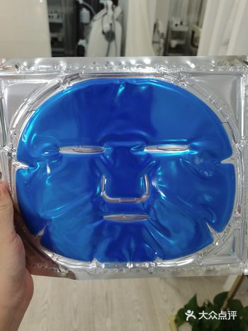 操作流程:1:清洁面部；2:取5-6粒深海珍珠