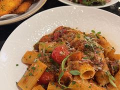 -LESCEDARS Brasserie Bistro香柏树