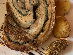 慢火烤制五花肉配烤土豆-La Tavernetta(Bar à Vin)(乌鲁木齐路店)