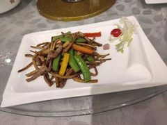 茶树菇炒牛柳-鹭园酒家·四十年老字号