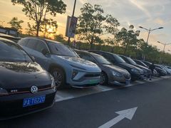 -奕欧来上海购物村停车场