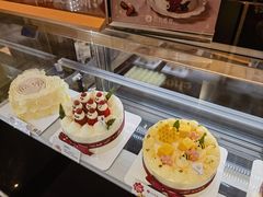 -花花卷卷·鲜食蛋糕(静安久光百货店)