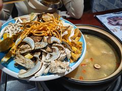-菌之家·专业纯野生菌火锅·特色炒菌