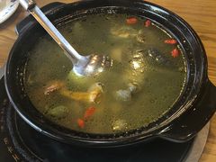 姬松茸炖鸡-妈妈的味道(和顺古镇店)