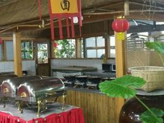 -红栌温泉山庄生态美食餐厅