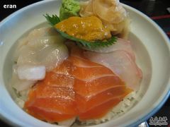 特色的四位鱼生定食-诚日本料理