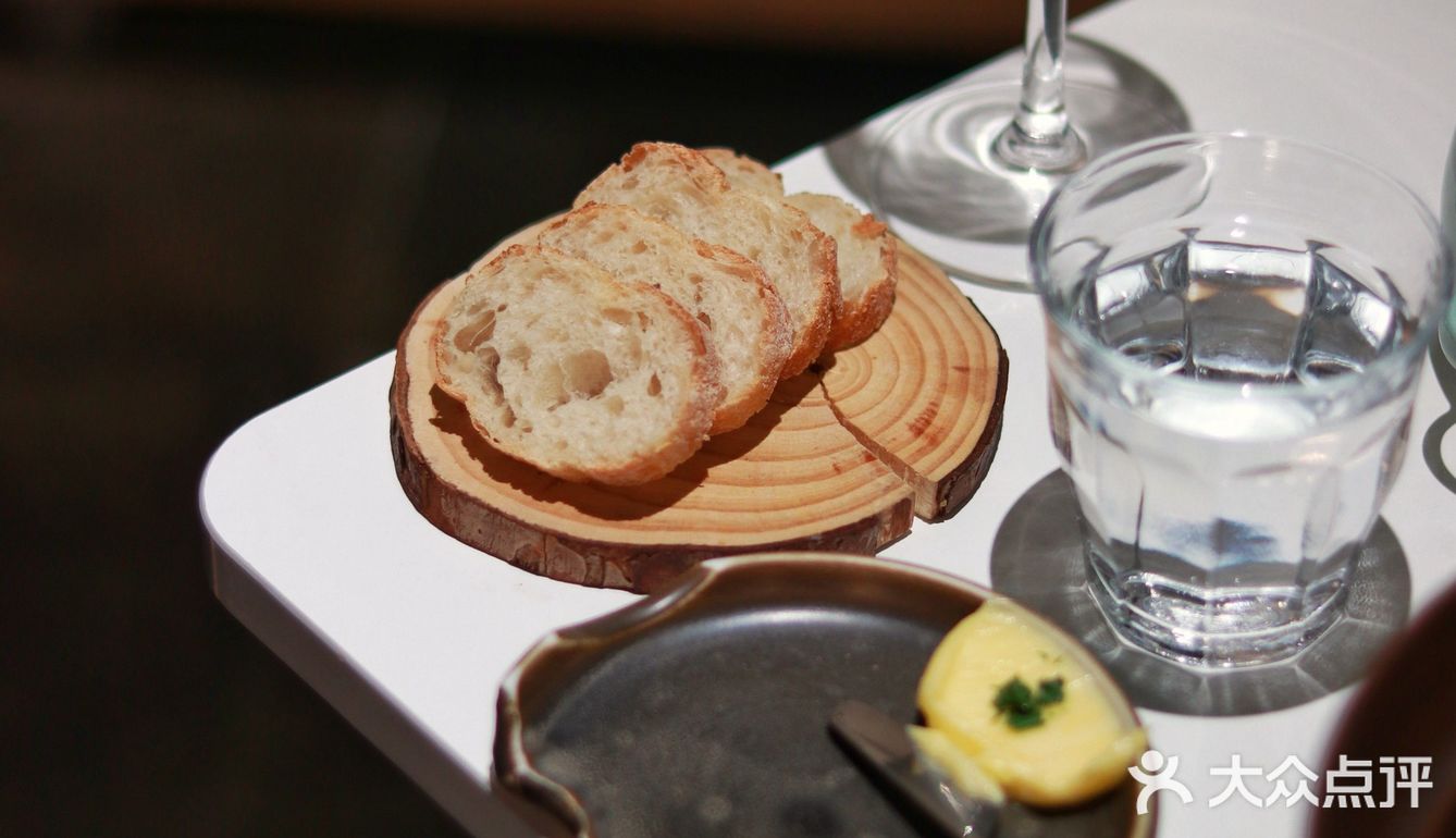 上海|夏夜 微醺 听雨声