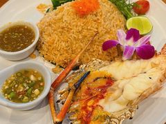 -Chom Cafe and Restaurant