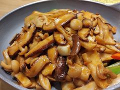 橄榄油三种蘑菇-山丹丹西北菜(金贸大厦店)