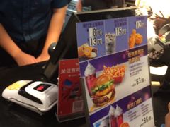 -麦当劳(国家体育场南路店)