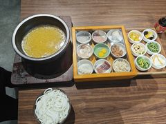 -良米山·云南野生菌过桥米线(上海首店)