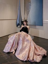 -拉瑞娜LaReine婚纱礼服高级定制