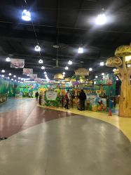 点击看大图 -维佳童话镇演出现场(徐东店)