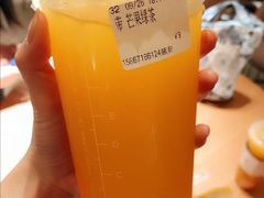 芒芒绿茶-CoCo都可(湖滨银泰店B区店)