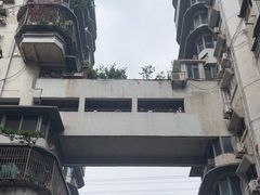 -白象居