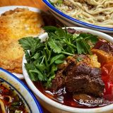 隐藏在舞蹈学院门口的牛肉面