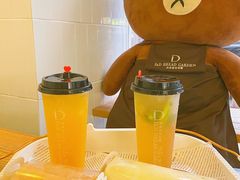 -顶东面包花园·生日蛋糕(世博店)