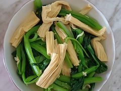 -爱的果实月嫂育婴师(世纪东方店)