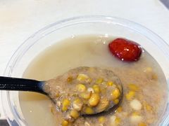 -爆炸头阿姨小四川正宗川味小吃(无任何分店)