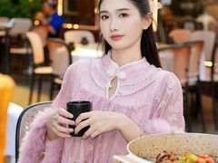 -刘姐啤酒鱼民族演艺餐厅(西街总店)