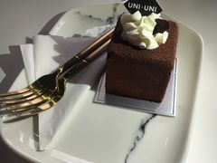 -UNI UNI(环亚凯瑟琳店)