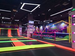 -酷跳蹦床主题公园(万胜广场店)