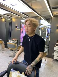 -藤野造型烫发染发