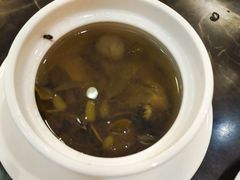 青橄榄炖龙骨汤-陆记鹅庄·潮汕菜·狮头鹅(大仟里店)