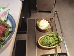 -左庭右院鲜牛肉火锅(金山万达店)
