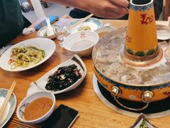 -毛辣果·贵州红酸汤牛肉火锅(西单店)