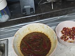 -裕新楼粉面馆·石磨手工粉(四方坪店)