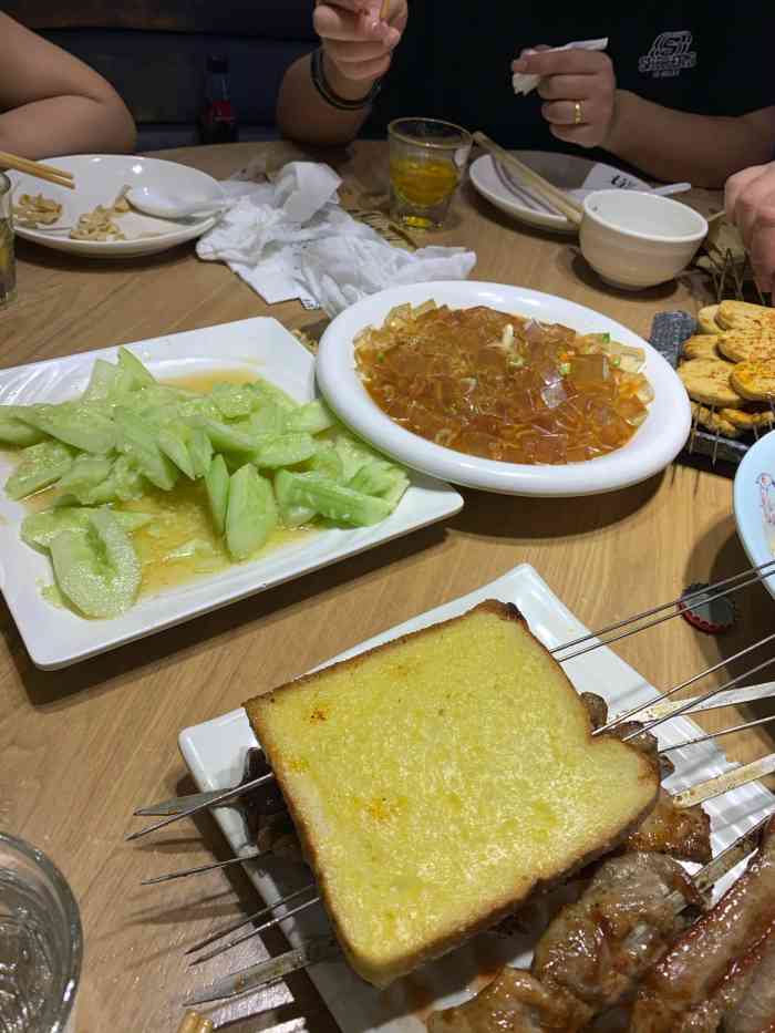 这家位于延安三路的大自然在青岛吃夜宵图片喝酒捋串青岛大自然烧烤