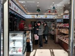 -红宝石·鲜奶小方·海派西点房(南丹店)