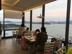 靠窗位-必胜客(海滨店)