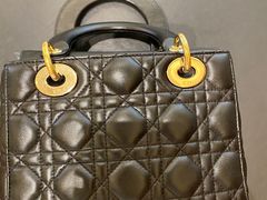 -爱革·奢品·鞋包·衣物·家居(金桥国际商业广场店)