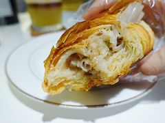 牛角包烧麦-不正咖啡(万达尊店)