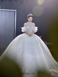 -艾朵婚纱
