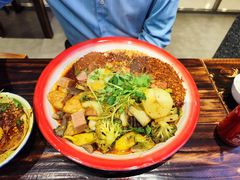 -老街称盘麻辣烫(东方新天地店)