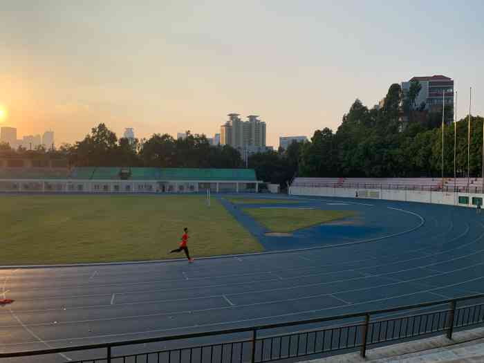 暨南大学体育场