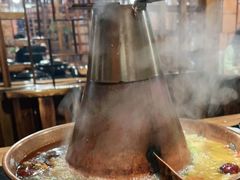 -果松木炭酸菜铜火锅·外婆参鸡汤