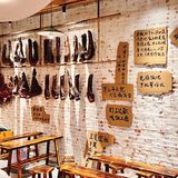 藏在小区里的湖南味｜板凳上的饭桌