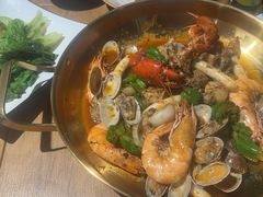 -臻鲜燕海鲜融合餐厅(金陵style店)