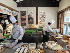 -菌自由丨野生菌火锅特色庭院餐厅(丽江古城店)